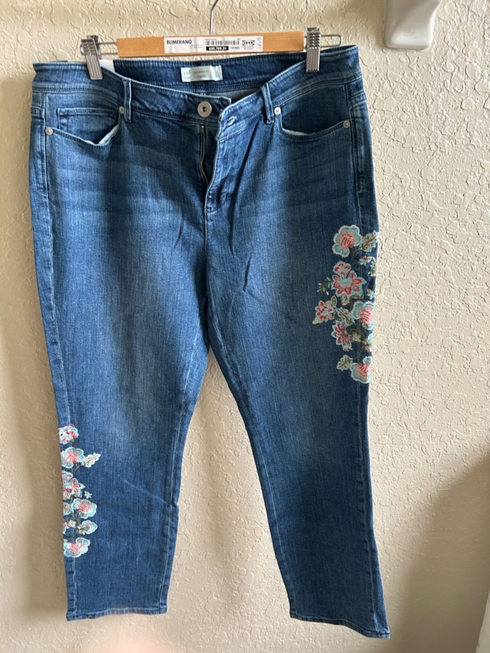 J. Jill Blue Cropped Jeans with Pink Floral Embroidery